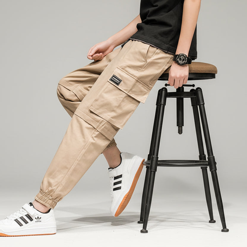 Casual pants with pocket decoration men